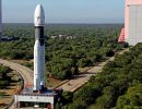 قرار دادن  ۳۶ ماهواره اینترنتی را در مدار زمین  توسط موشک  فضائی هند